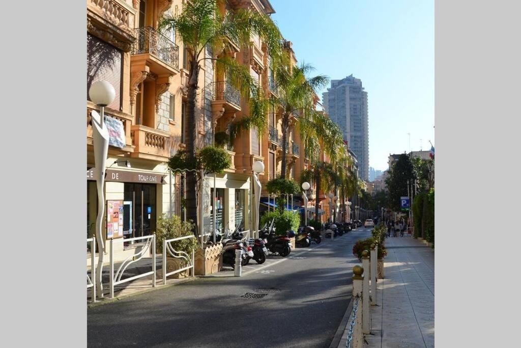 2 Steps Of Monaco Palais Mary